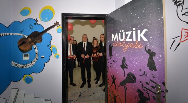 Milli Eğitim Müdürü Albak, Müzik Atölyesi Açılışını Gerçekleştirdi