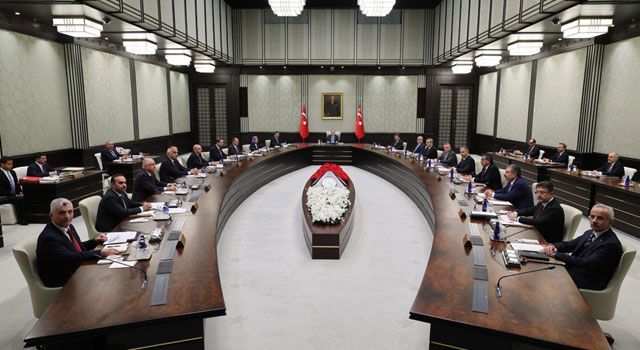 Milyonlarca emeklinin gözü kulağı Kabine'de