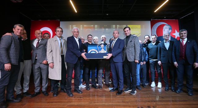 Minikler Futbol Şenliği'nde Ödüller Sahiplerini Buldu