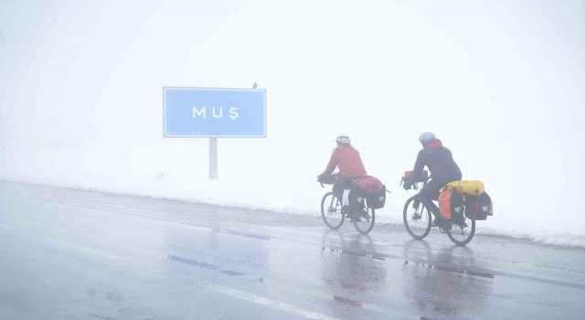 Mülteci çocuklar için pedal çeviren gönüllülere Muşta sıcak karşılama