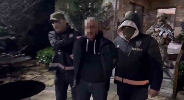 ‘Ördekler suç örgütünün lideri eski boksör, özel harekat ekiplerinin katıldığı operasyonla yakalandı
