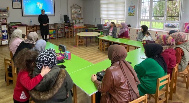 Osmaniye'de Velilere Teknoloji Bağımlılığı Farkındalık Eğitimi