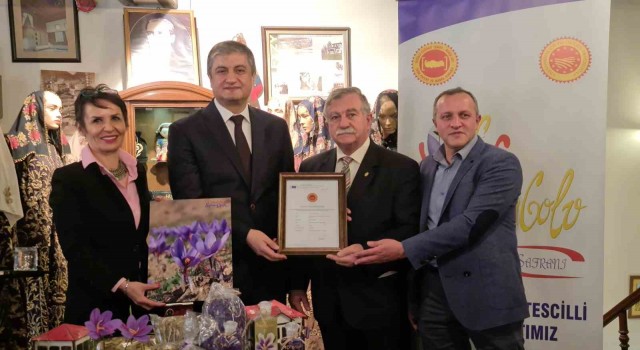 Safranbolu safranı tescil belgesi Vali Yavuza teslim edildi
