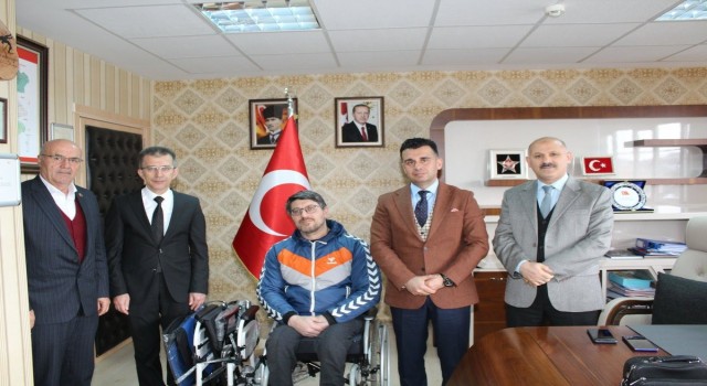 Şampiyona akülü araba