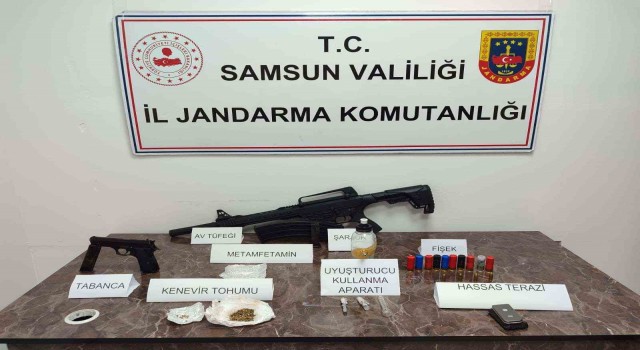 Samsun'da jandarmadan operasyon: Uyuşturucu ve silah ele geçirildi
