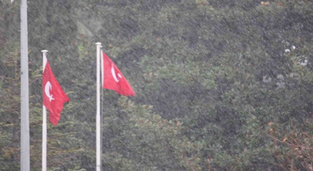 Samsunda kısa süreli kar yağışı