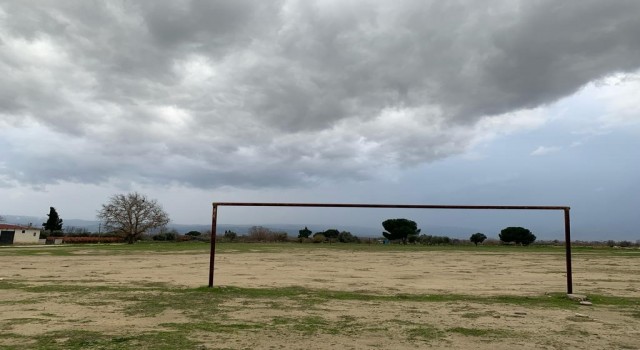 Sarıgöl Çavuşlar Mahallesi futbol sahası istiyor