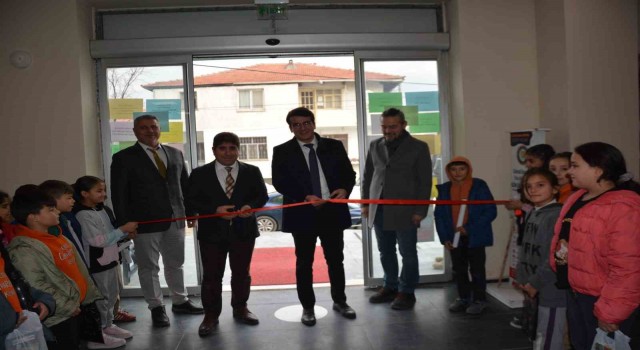 Selendide kitap fuarı açıldı