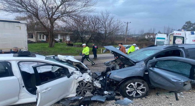 Seydikemerde trafik kazası: 1 ölü, 3 yaralı