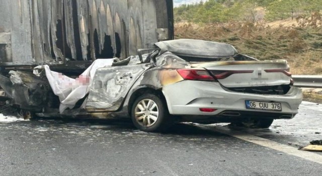 Ankara’da Tır dorsesine çarpan araç alev aldı: 1 ölü