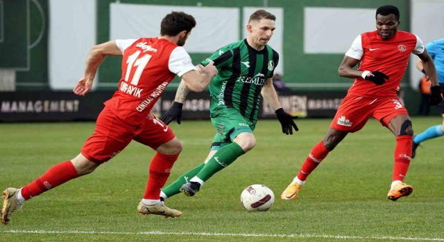 Trendyol 1. Lig: Ümraniyespor: 1 - Sakaryaspor: 1