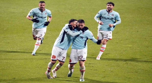 Trendyol Süper Lig: Kasımpaşa: 0 - Başakşehir: 1 (İlk yarı)