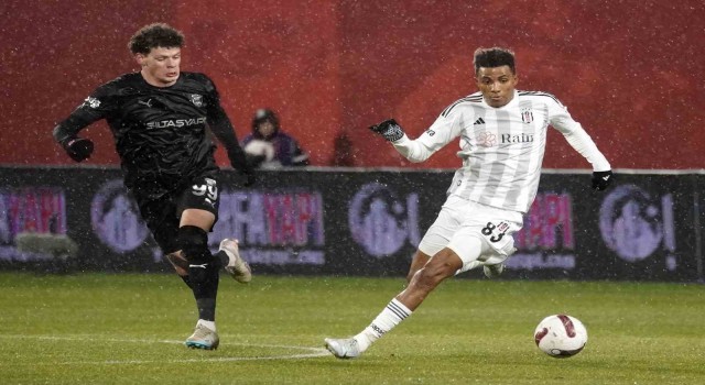 Trendyol Süper Lig: Pendikspor: 1 - Beşiktaş: 0 (İlk yarı)