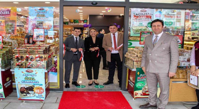Tuğba Kuruyemiş, 113. şubesini Antalyada açtı