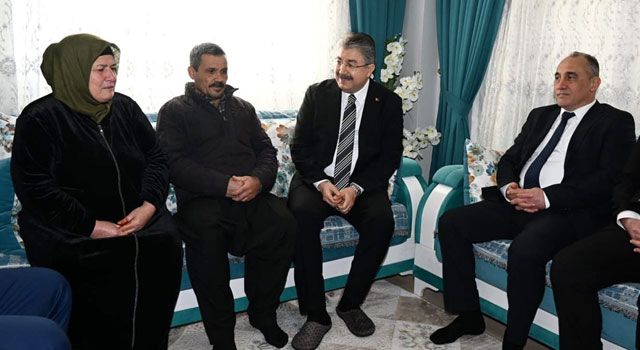 Vali Yılmaz, Şehit Polisin Ailesini Ziyaret Etti