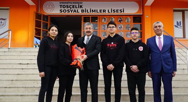 Vali Yılmaz ve Milli Eğitim Müdüründen Liseye Ziyaret