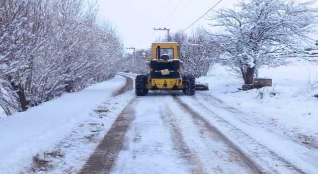 Vanda 303 yerleşim yerinin yolu ulaşıma kapandı