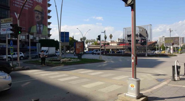 Adanada kentin göbeğinde silahlı saldırı: 1 ağır yaralı