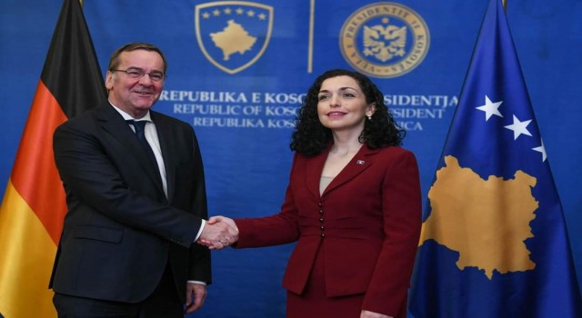 Almanya Savunma Bakanı Pistoriu, Kosova'da