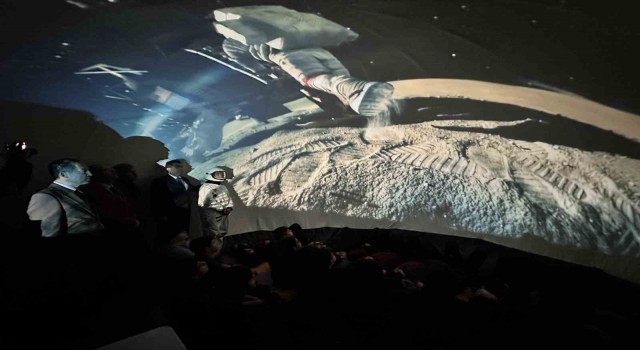 Alper Gezaravcı ilham oldu: Öğrenciler planetaryumda uzayı keşfetti