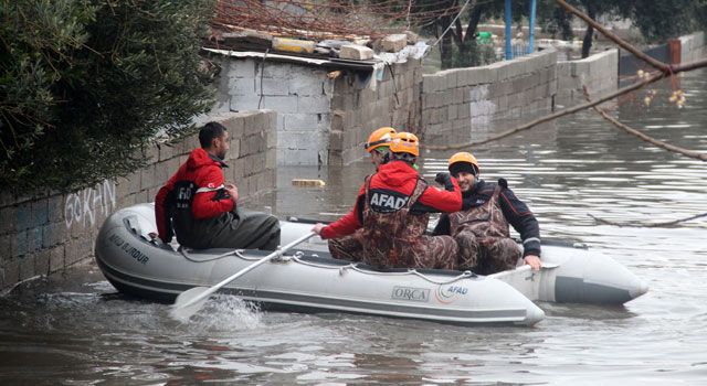 Antalya'da Sel Felaketi: 989 Kişi Tahliye Edildi