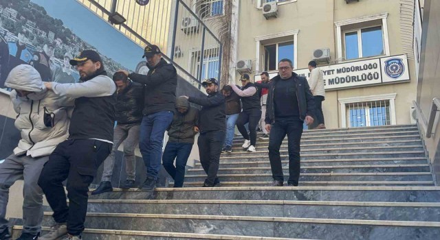 Ataşehirde otomobilde kilometre dolandırıcılığı: 25 şüpheli adliyeye sevk edildi
