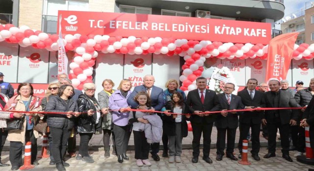 Başkan Atay 16ıncı Kitap Kafeyi hizmete açtı