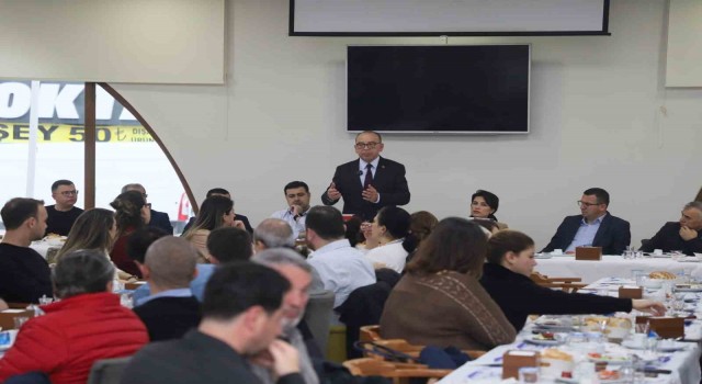 Başkan Çetin akın memurlarla kahvaltıda buluştu