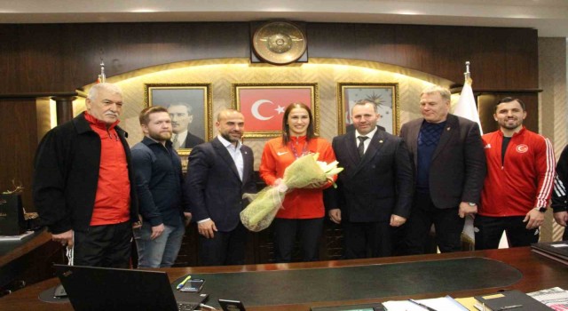 Başkan Tutuktan Avrupa şampiyonu Çavuşoğluna tam destek