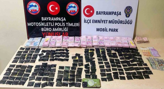 Bayrampaşada şüpheli araçtan çok sayıda uyuşturucu madde ve yüklü miktarda para çıktı
