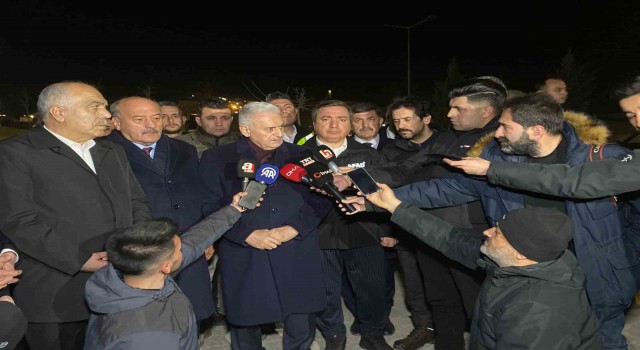 Binali Yıldırım: Kurtarma çalışmaları gece de termal kameralar yardımıyla devam ediyor