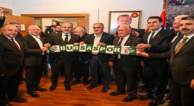 Bursa Belediye Başkanı Alinur Aktaş, Bursasporu ziyaret etti