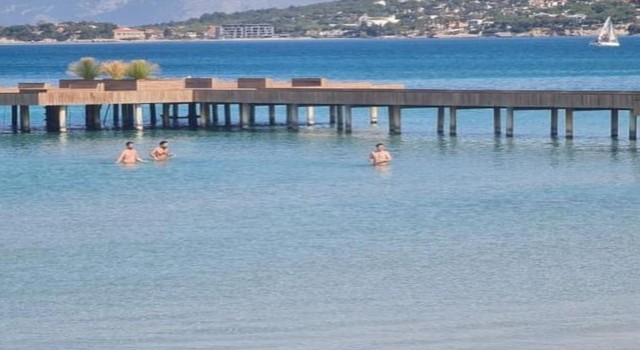 Çeşmede Şubat ayında deniz keyfi