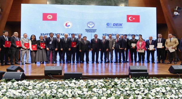 Cumhurbaşkanı Yardımcısı Yılmaz: “Cari işlemler açığımızın azalma eğiliminde olduğunu ve ülkemize daha çok sermaye girişi olduğunu görüyoruz”