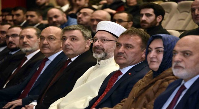 Diyanet İşleri Başkanı Erbaş, Gümüşhanede üniversite öğrencileri ile bir araya geldi