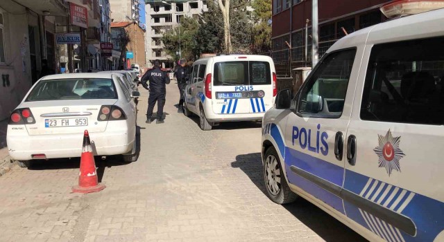 Elazığda bıçaklı kavga: 1 yaralı
