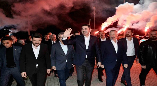 Eyüpsultan'da konuşan Murat Kurum: “Biz 230 km söz verip 8 km yapanlardan değiliz”