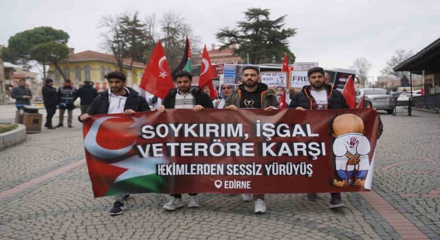 Gazzeye destek için bir araya gelen üniversite öğrencilerinden sessiz yürüyüş