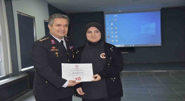 Giresunda Merve Esma Aydın, Jandarma Genel Komutanlığı resim yarışmasında il birincisi oldu