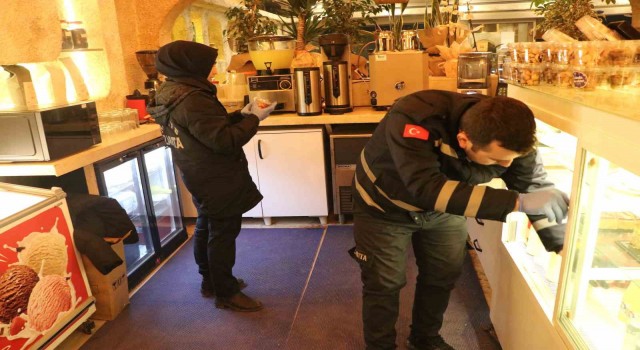 Haliliyede zabıta ekipleri kafeleri denetledi
