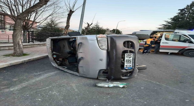 İki aracın çarpıştığı kazada 4 kişi yaralandı