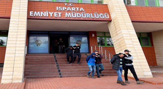 Ispartada uyuşturucu operasyonu: 4 şahıs tutuklandı