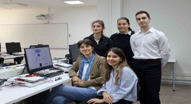 İzmir Ekonomili gençler ‘afet sonrasına odaklandı