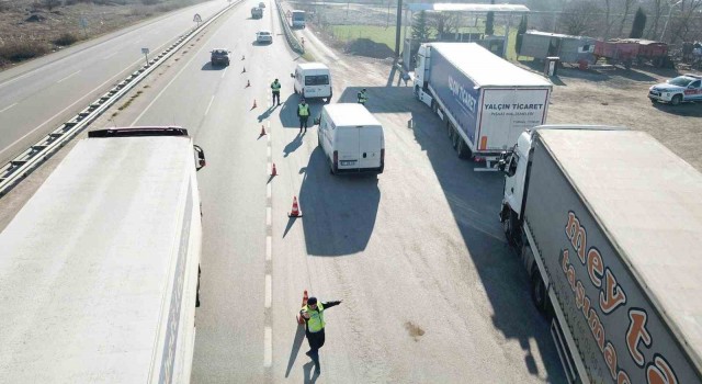 Jandarma ekiplerinden kış lastiği denetimi