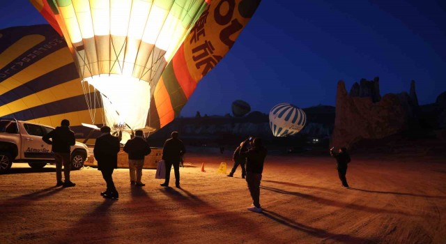 Kapadokyada balonlar Savaşa Hayır pankartları ile havalandı