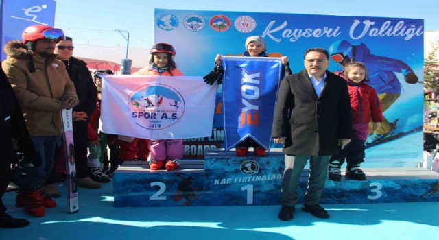 Kar Fırtınaları Valilik Kupasında şampiyonlar belli oldu