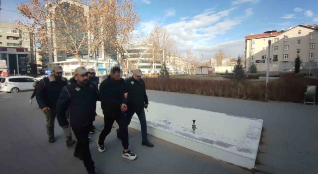 Kırşehirde, DEAŞın sözde askerlerine operasyon: 6 Gözaltı