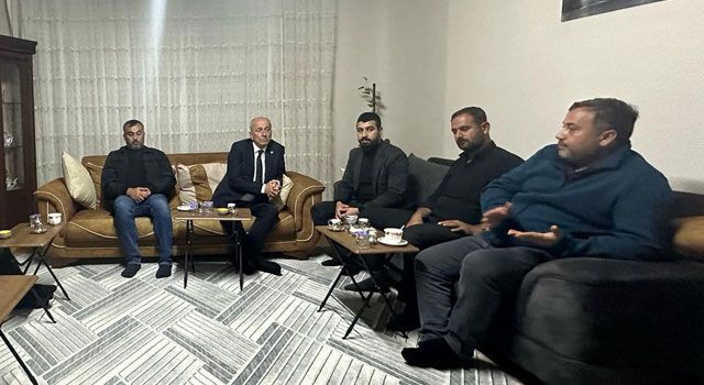 Koca, Enkaz Altında Kalan Ailenin Acısını Paylaştı