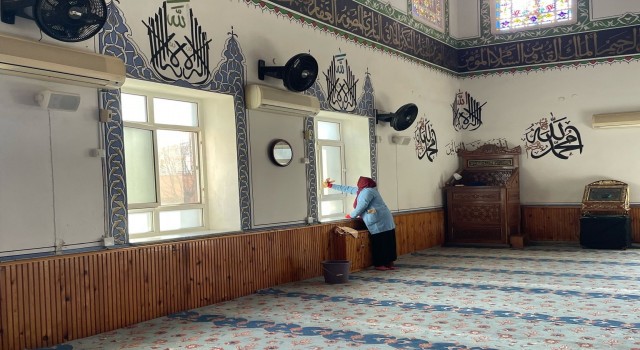 Körfezde ibadethaneler Ramazan ayına hazırlanıyor