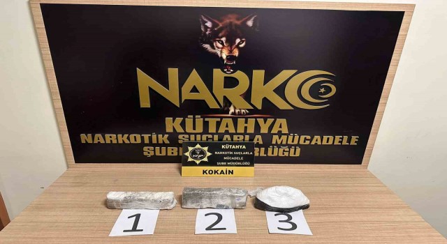Kütahyada durdurulan araçta uyuşturucu ele geçirildi